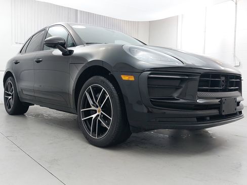 Used 2024 Porsche Macan image 9