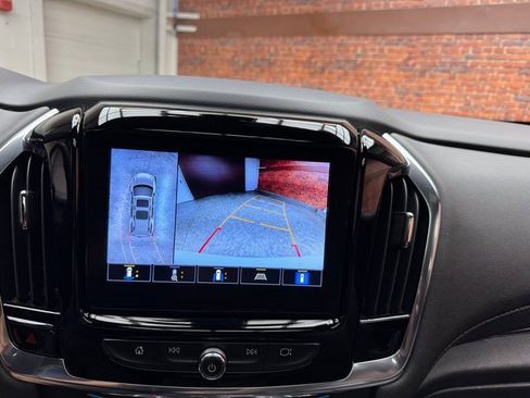 Used 2023 Chevrolet Traverse RS image 20