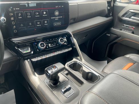 Used 2024 GMC Sierra 1500 AT4 w/ AT4 Premium Package AWD/4WD image 42