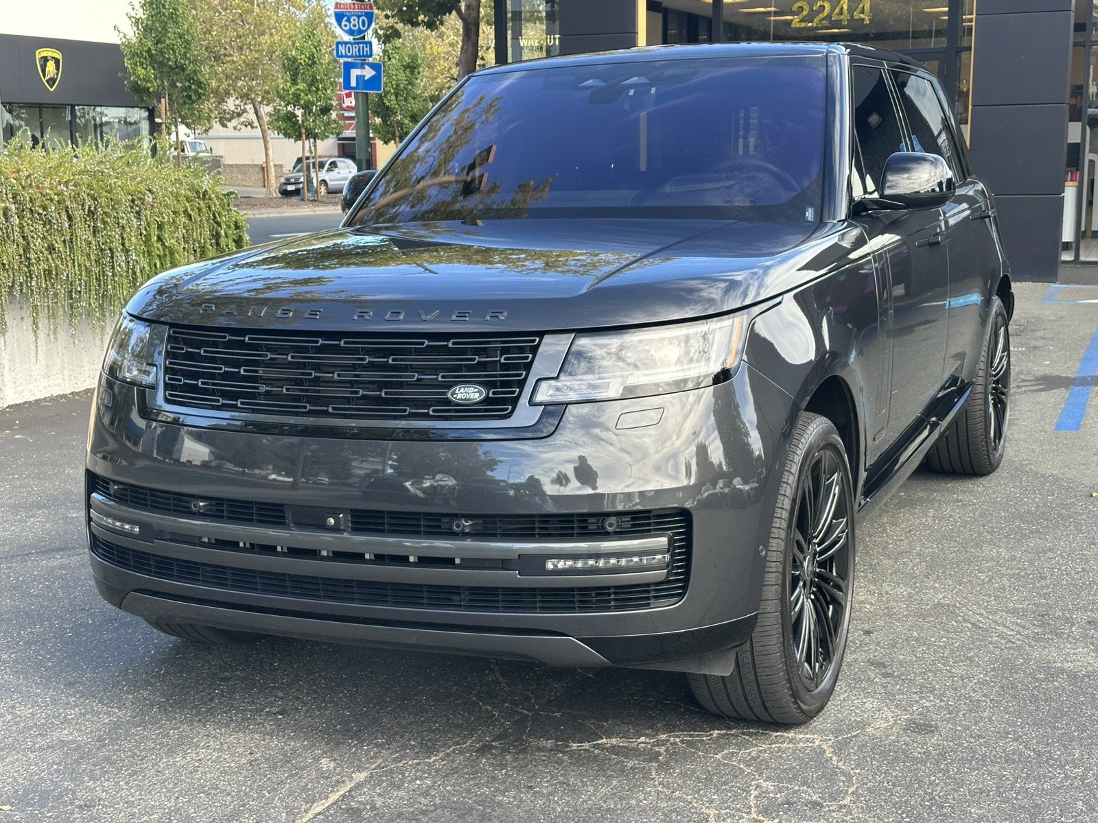 Used 2023 Land Rover Range Rover Long Wheelbase Autobiography AWD/4WD image 4