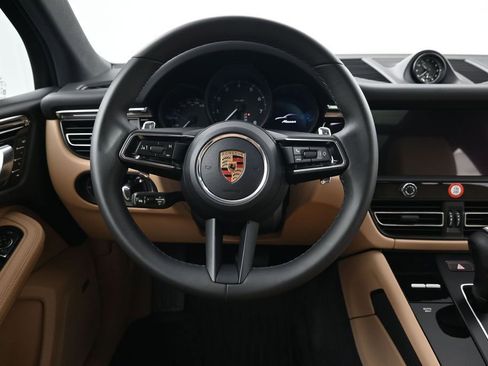 Certified 2026 Porsche Macan AWD/4WD image 13