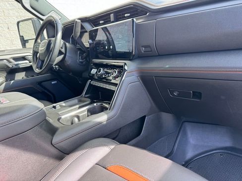 Used 2024 GMC Sierra 2500 AT4 w/ AT4 Premium Plus Package image 20