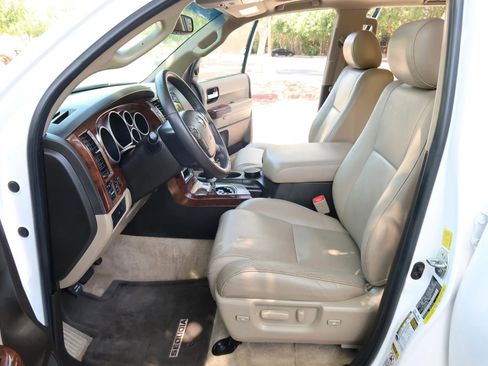 Used 2011 Toyota Sequoia Limited AWD/4WD image 17