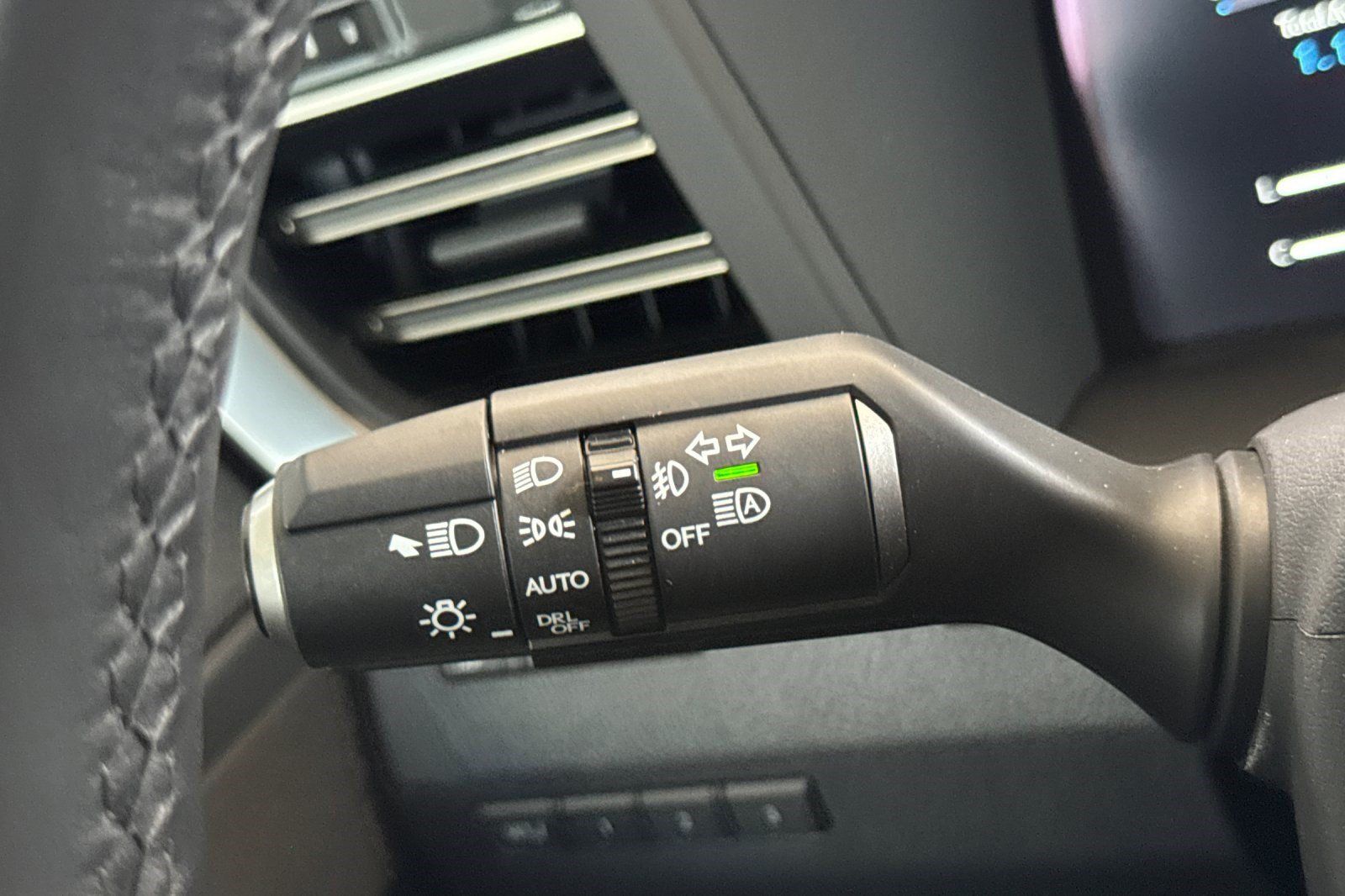 Used 2024 Lexus GX 550 w/ Accessory Package (31) AWD/4WD image 34