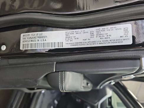 Used 2024 Jeep Grand Cherokee L Limited w/ Luxury Tech Group II image 36