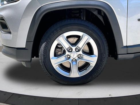 Used 2024 Jeep Compass Latitude AWD/4WD image 31