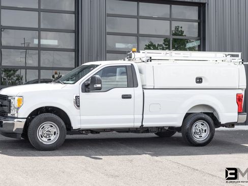 Used 2017 Ford F250 XL w/ Power Equipment Group RWD image 3