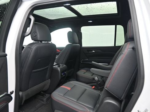 Used 2024 Chevrolet Traverse RS AWD/4WD image 25