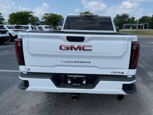 Used 2024 GMC Sierra 2500 AT4 w/ AT4 Premium Plus Package AWD/4WD image 9
