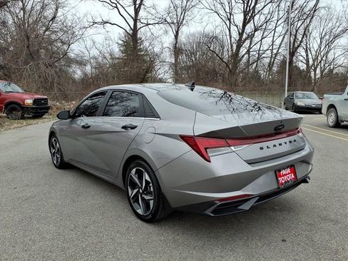 Used 2023 Hyundai Elantra Limited image 6