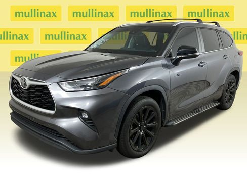 Used 2023 Toyota Highlander L image 13