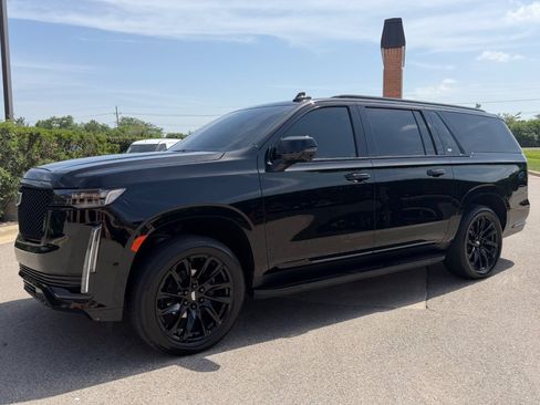 Used 2023 Cadillac Escalade ESV Sport Platinum AWD/4WD image 1