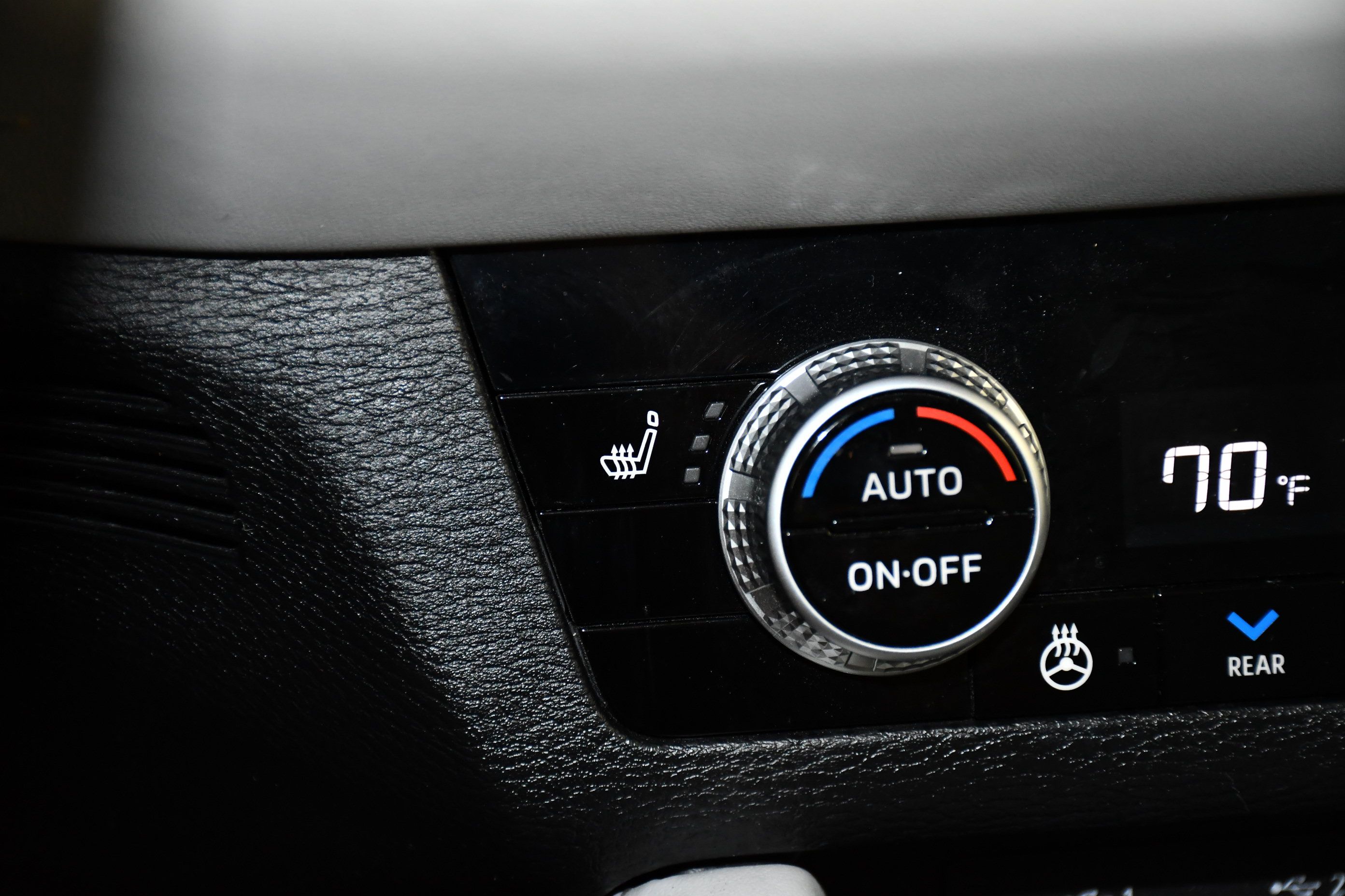 Used 2024 Mitsubishi Outlander SEL AWD/4WD image 29