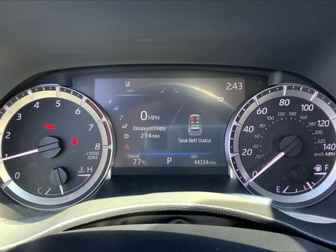 Used 2023 Toyota Highlander XLE image 25