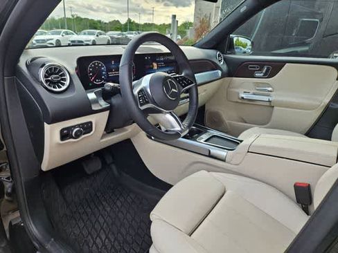New 2026 Mercedes-Benz GLB 250 image 2
