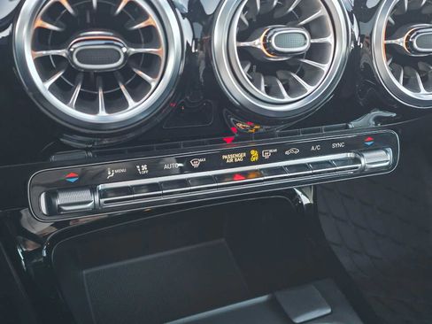 Used 2022 Mercedes-Benz A 220 4MATIC image 28