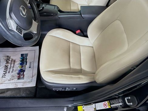 Used 2012 Lexus CT 200h Premium image 16