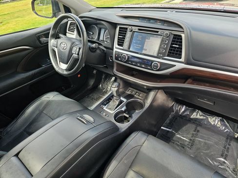 Used 2015 Toyota Highlander Limited AWD/4WD image 10