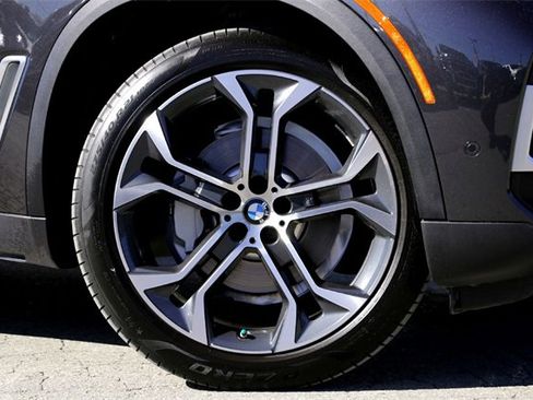 Used 2023 BMW X5 xDrive40i w/ Luxury Seating Package image 2