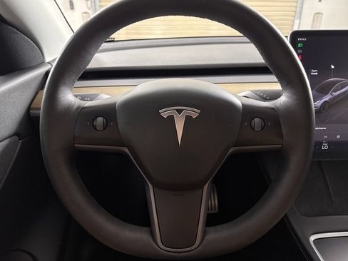 Used 2022 Tesla Model Y Performance AWD/4WD image 13