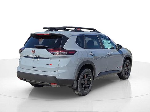 Used 2026 Nissan Rogue SV image 5