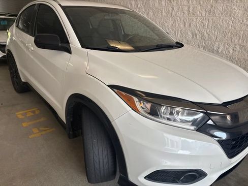 Used 2021 Honda HR-V Sport image 3