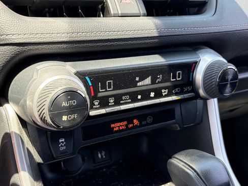 Used 2019 Toyota RAV4 XLE w/ Carpet Mat Package FWD image 11