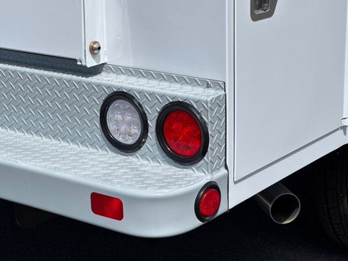 New 2026 Ford F350 XL w/ XL Chrome Package image 30