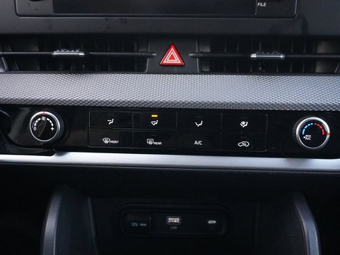 Used 2025 Kia Sportage LX image 43