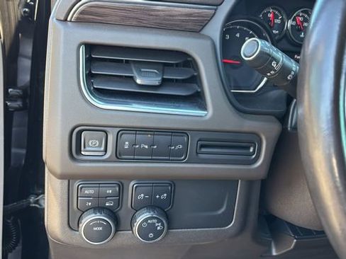 Used 2021 Chevrolet Suburban LT w/ Rear Media and Nav Package image 22