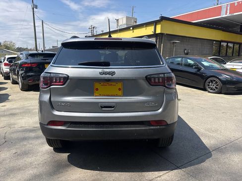 Used 2019 Jeep Compass Latitude AWD/4WD image 6