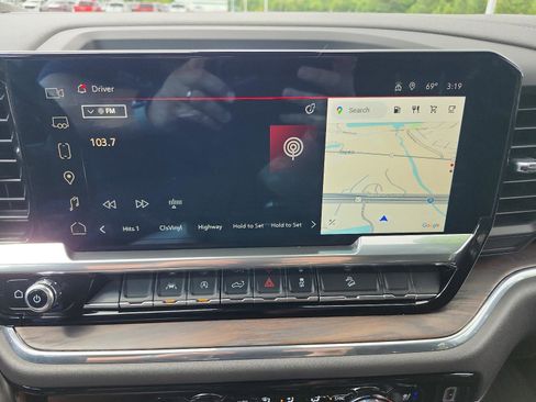 Used 2022 GMC Sierra 1500 SLT AWD/4WD image 17