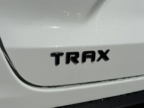 Used 2026 Chevrolet Trax LT w/ Driver Confidence Package FWD image 9