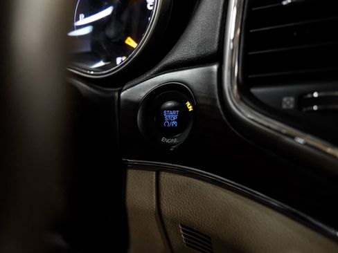 Used 2015 Jeep Grand Cherokee Overland image 22