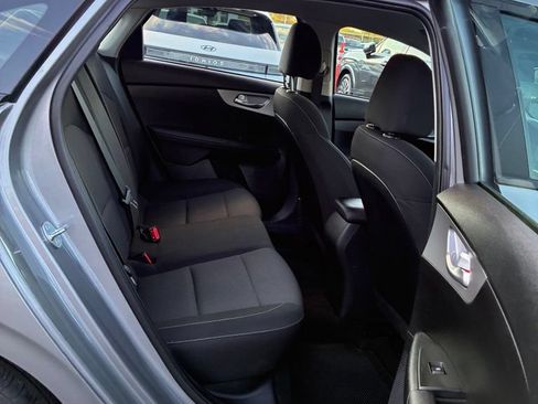Used 2023 Kia Forte LXS w/ LXS Technology Package FWD image 19