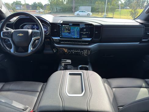Used 2022 Chevrolet Silverado 1500 LTZ w/ Technology Package image 13