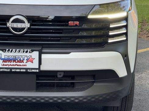 New 2026 Nissan Kicks SR w/ SR Premium Package AWD/4WD image 35