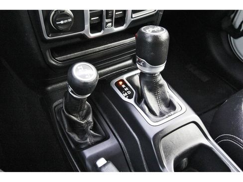 Used 2018 Jeep Wrangler Unlimited Sport S AWD/4WD image 29