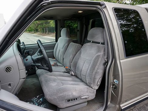 Used 1998 Chevrolet Silverado 1500 4x4 Extended Cab w/ Preferred Equipment Group 2 image 9