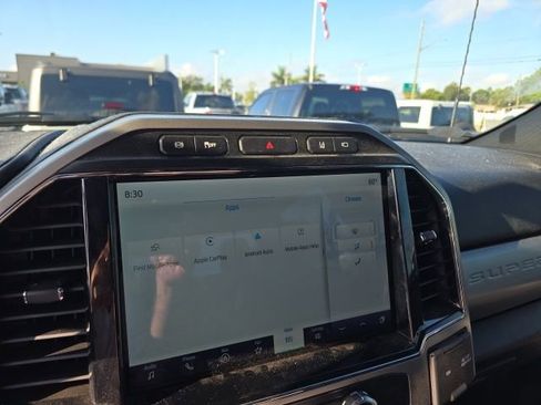 Used 2022 Ford F250 Lariat w/ Lariat Ultimate Package AWD/4WD image 11