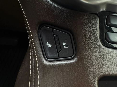 Used 2019 Chevrolet Tahoe LT RWD image 34
