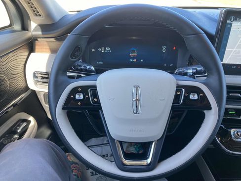 New 2025 Lincoln Corsair Reserve image 30