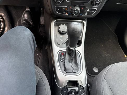 Used 2019 Jeep Compass Sport AWD/4WD image 16