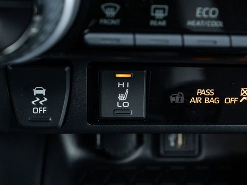 New 2025 Toyota RAV4 XLE w/ Convenience Package image 30