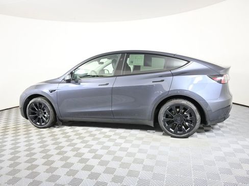 Used 2023 Tesla Model Y Long Range AWD/4WD image 3