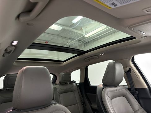 Certified 2025 Lincoln Corsair AWD w/ Equipment Group 101A image 13