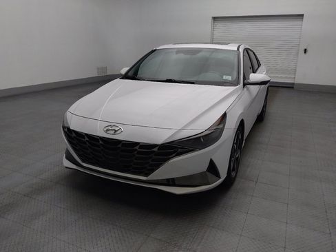 Used 2021 Hyundai Elantra SEL w/ Convenience + Premium Package FWD image 15