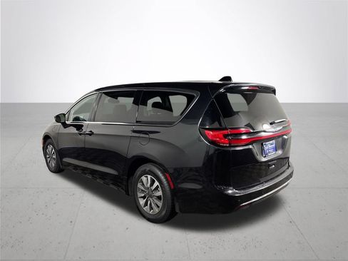 Used 2023 Chrysler Pacifica Touring-L FWD image 8