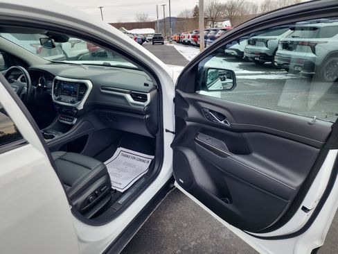 Certified 2022 GMC Acadia SLT w/ Elevation Edition image 36