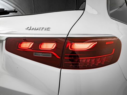 New 2026 Mercedes-Benz GLS 450 4MATIC image 17